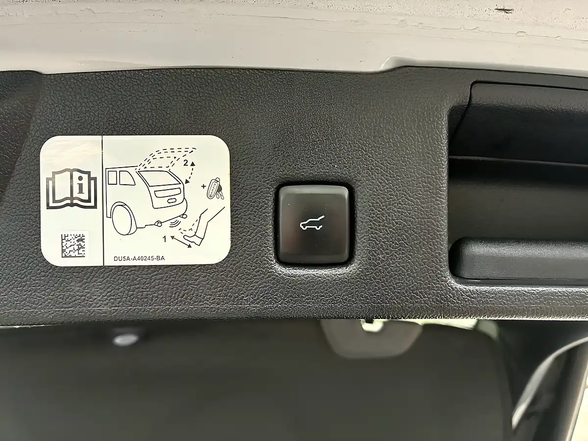 Used 2020 Ford Kuga Titanium Edition Silver - Interior and Exterior details 10