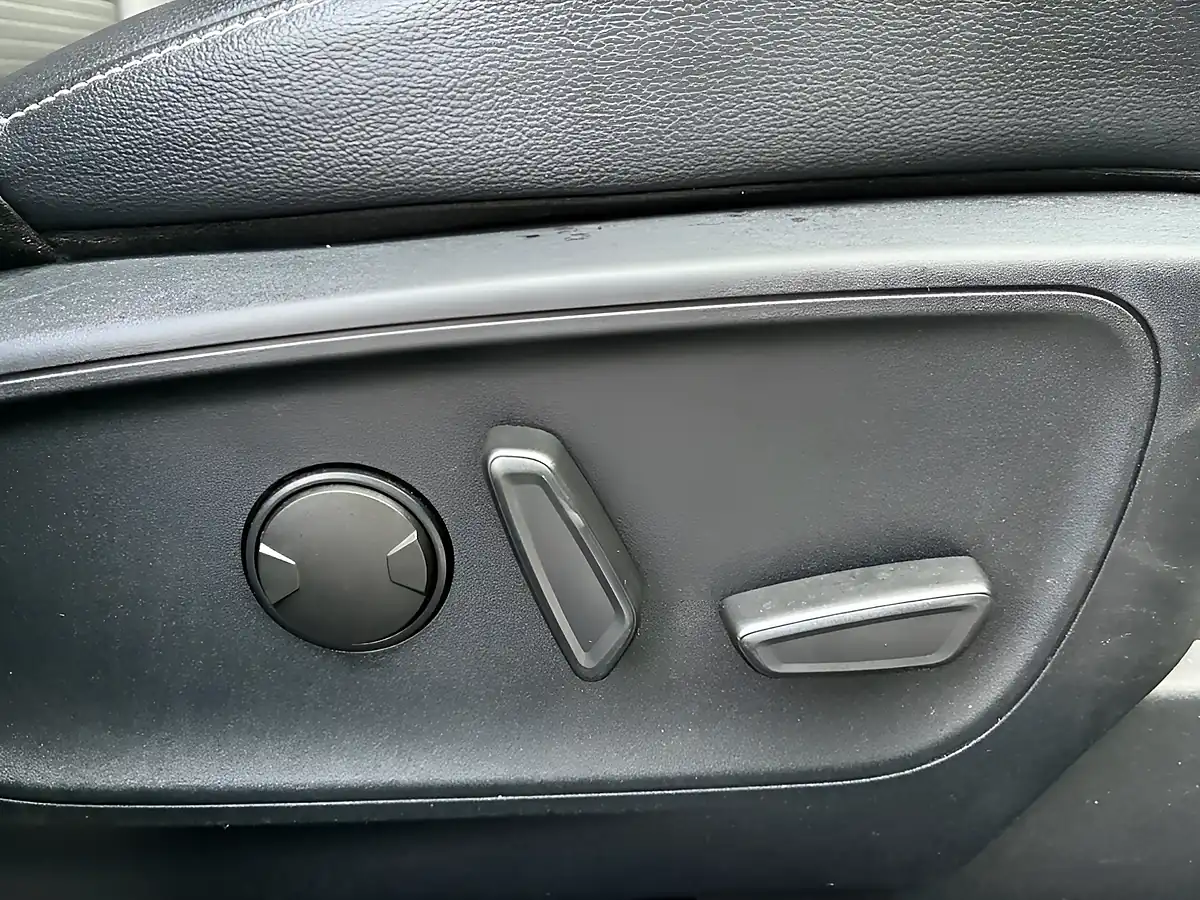 Used 2020 Ford Kuga Titanium Edition Silver - Interior and Exterior details 13