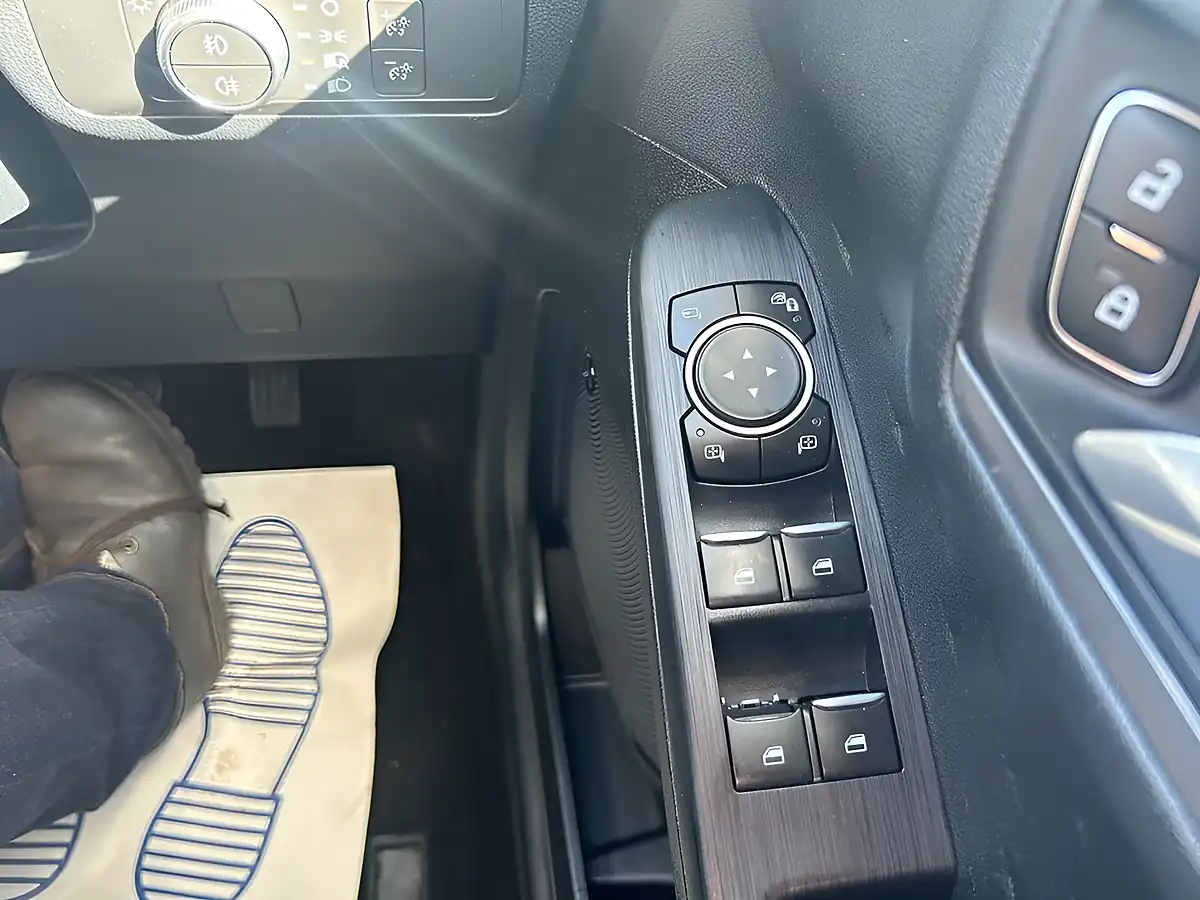 Used 2020 Ford Kuga Titanium First Edition Black - Interior and Exterior details 11