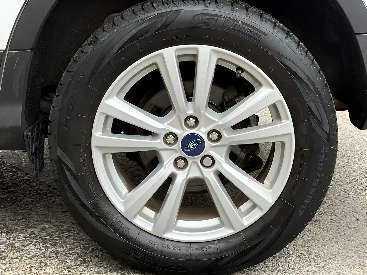 Used 2020 Ford Kuga Zetec Frozen White - Interior and Exterior details 17