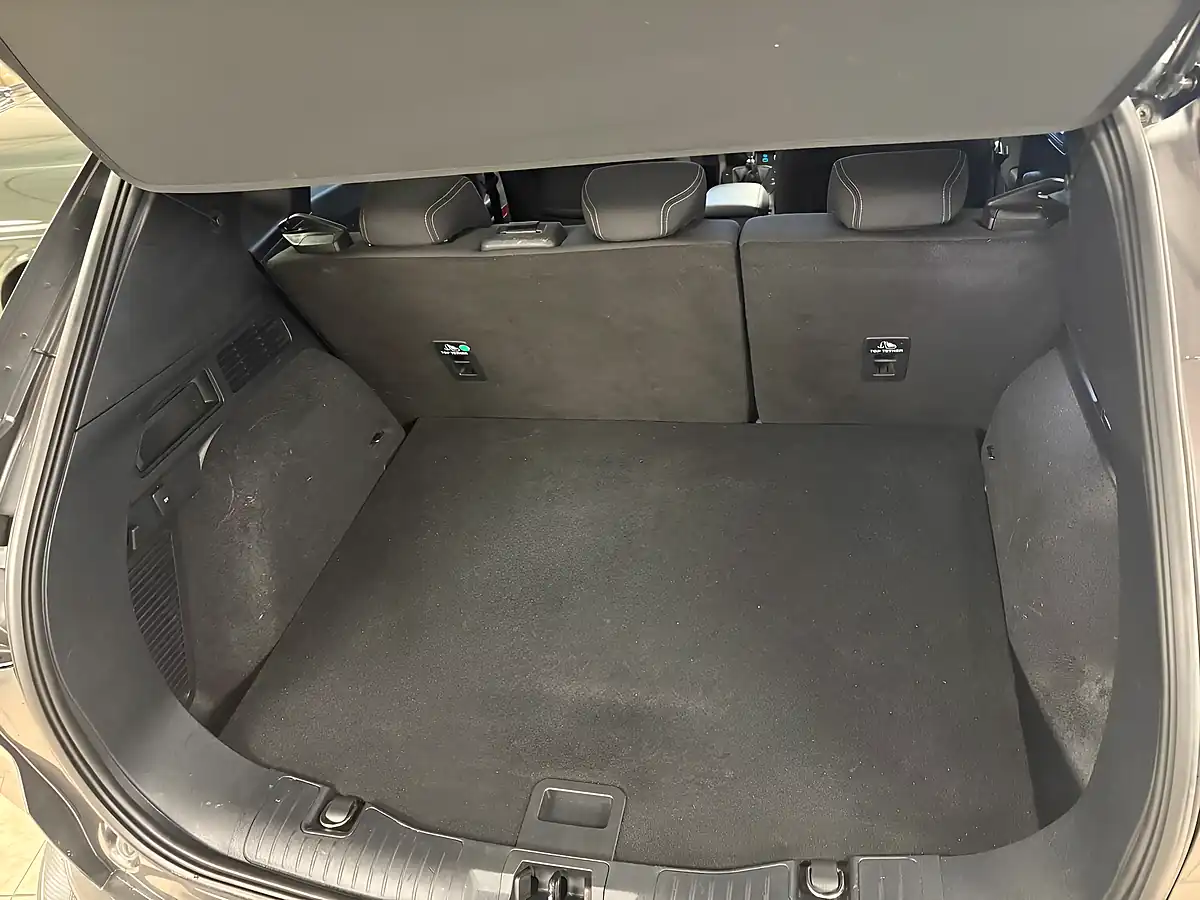 Used 2020 Ford Kuga Zetec Grey - Interior and Exterior details 12