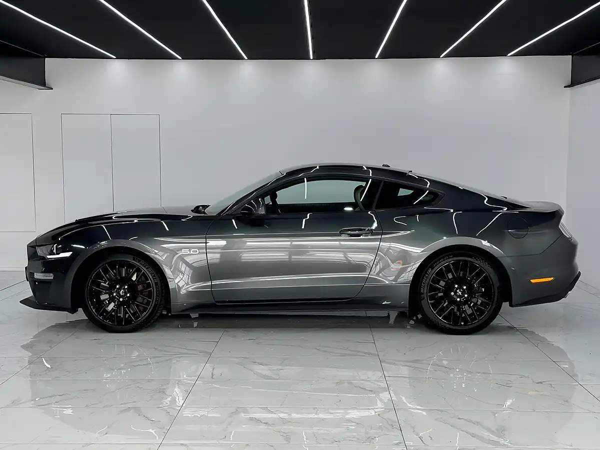 Used 2020 Ford Mustang GT Grey - Interior and Exterior details 3
