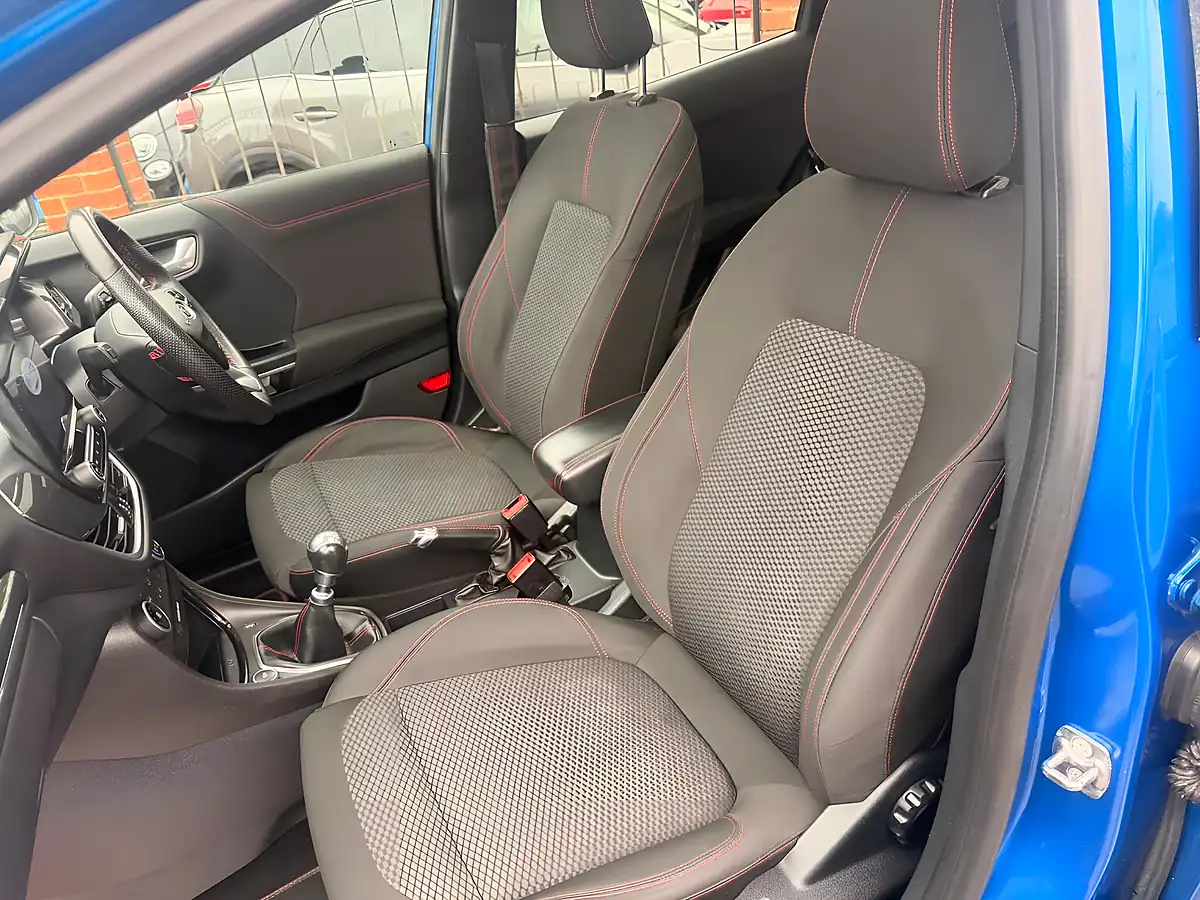 Used 2020 Ford Puma ST-Line Blue - Interior and Exterior details 11