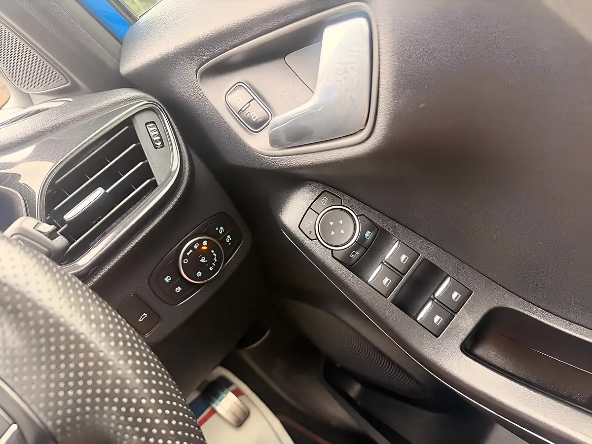Used 2020 Ford Puma ST-Line Blue - Interior and Exterior details 18