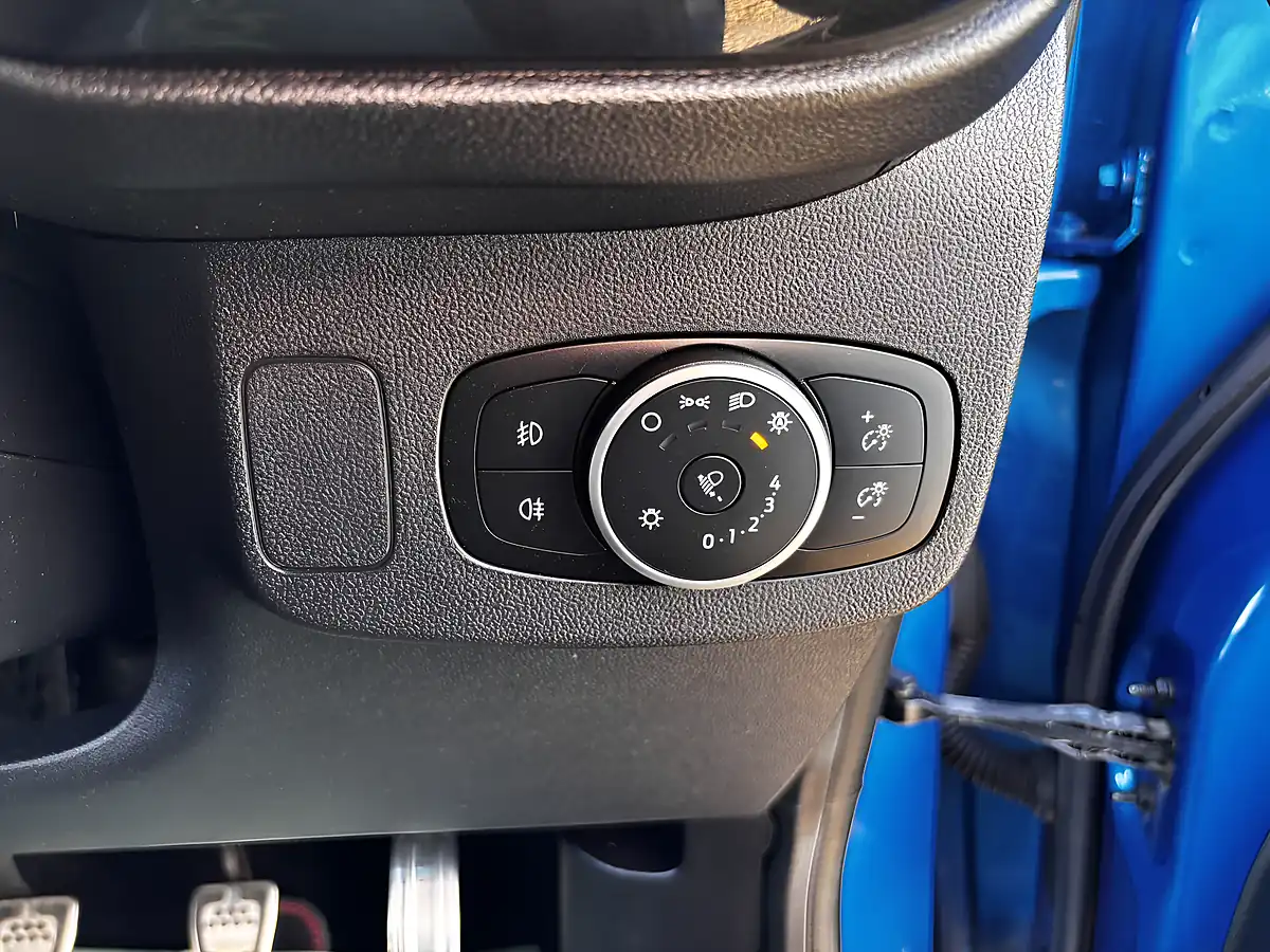 Used 2020 Ford Puma ST-Line Blue - Interior and Exterior details 17