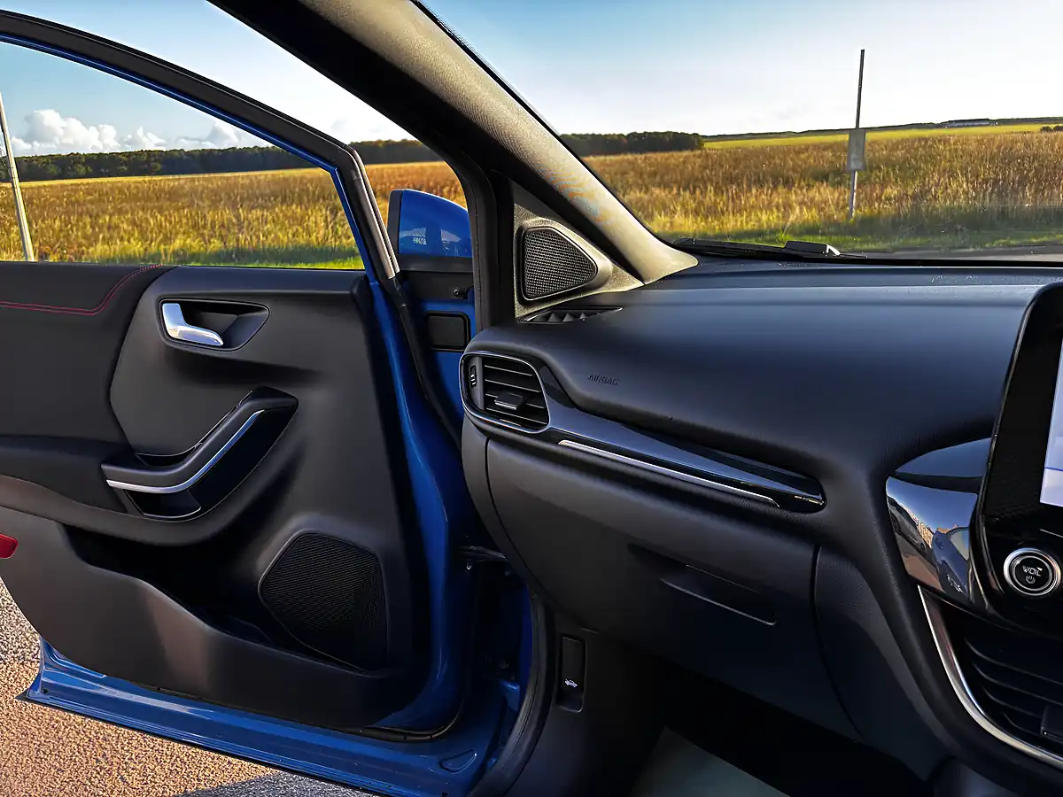 Used 2020 Ford Puma ST-Line Blue - Interior and Exterior details 19
