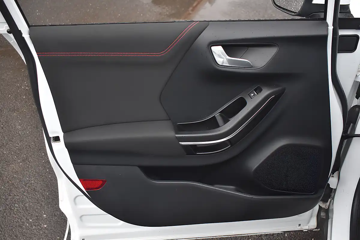 Used 2020 Ford Puma ST-Line Frozen White - Interior and Exterior details 14