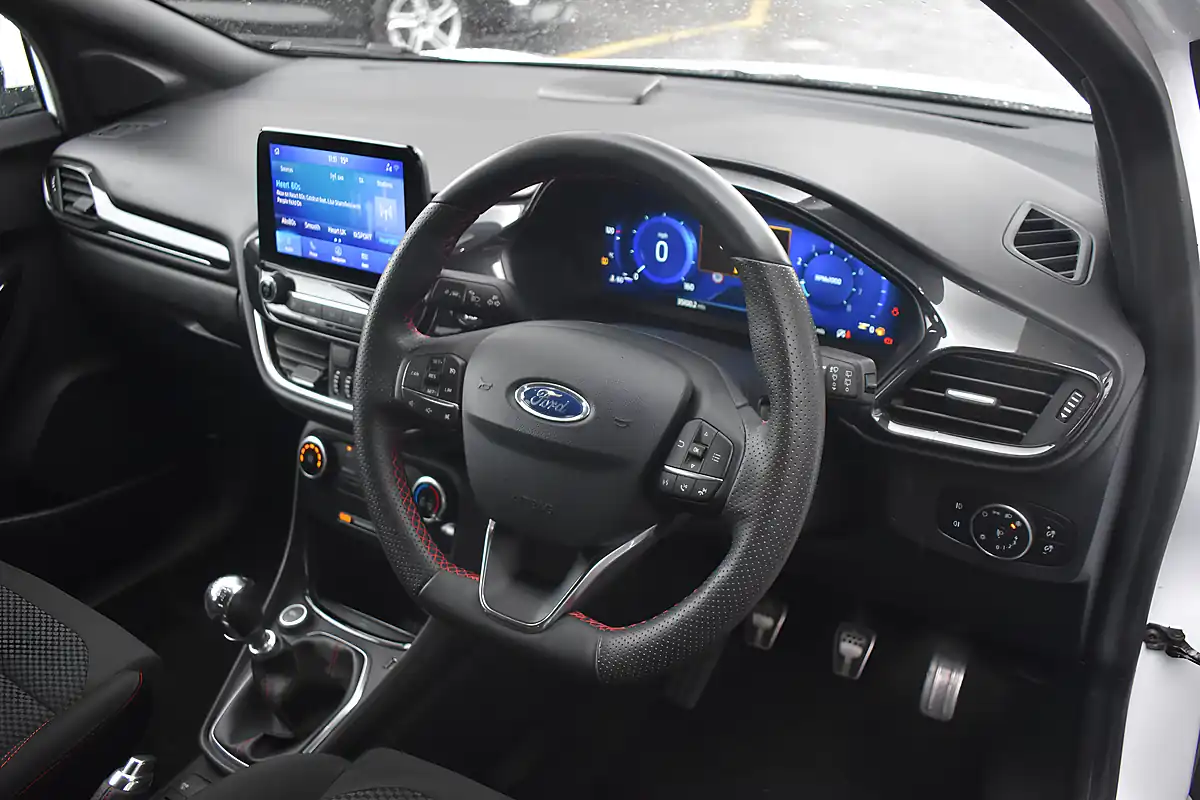 Used 2020 Ford Puma ST-Line Frozen White - Interior and Exterior details 8