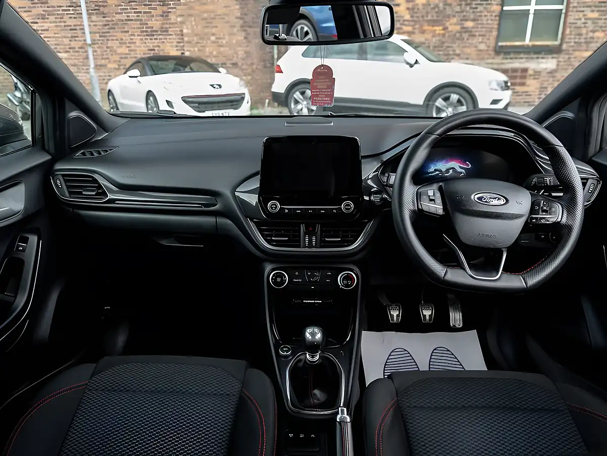 Used 2020 Ford Puma ST-Line Grey - Interior and Exterior details 4