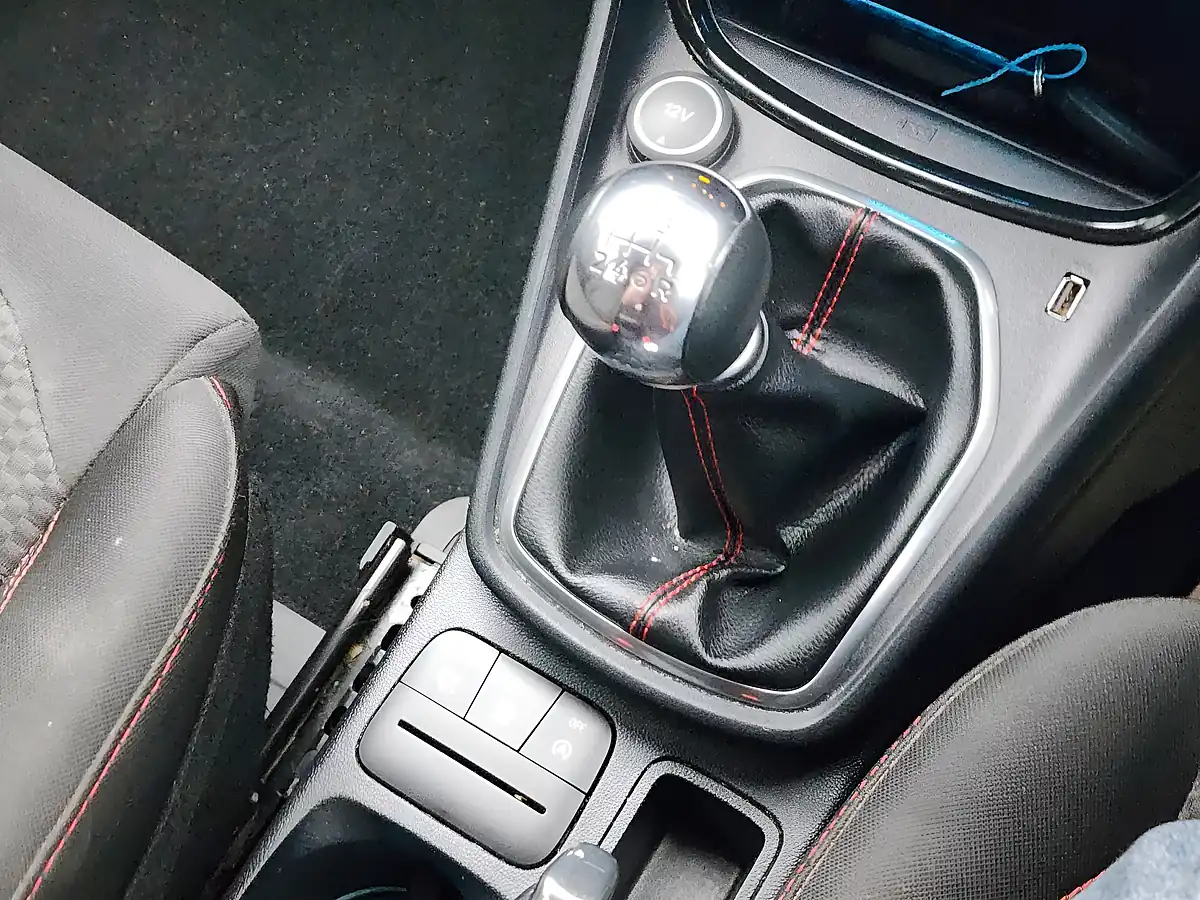 Used 2020 Ford Puma ST-Line Red - Interior and Exterior details 14