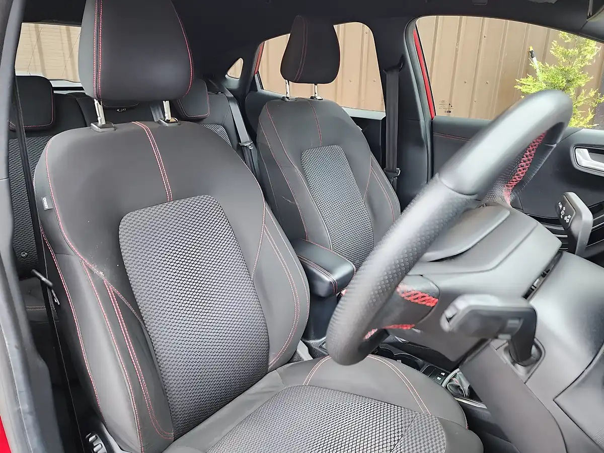 Used 2020 Ford Puma ST-Line Red - Interior and Exterior details 7