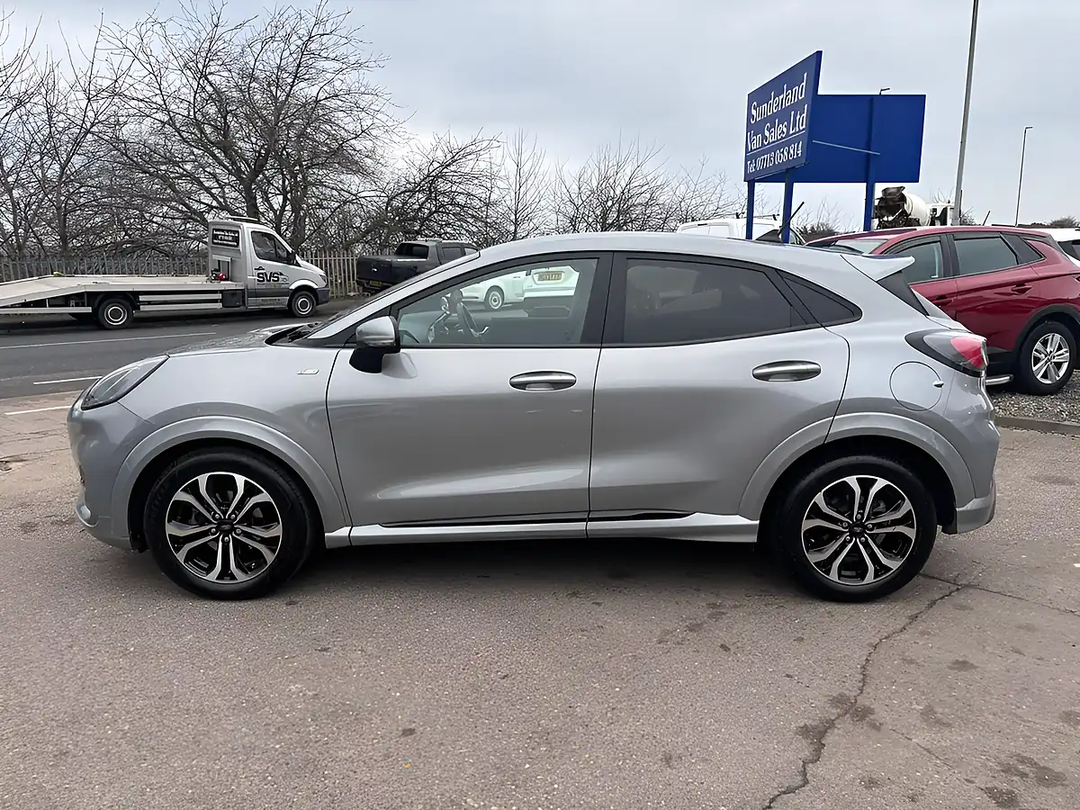 Used 2020 Ford Puma ST-Line Silver - Interior and Exterior details 10