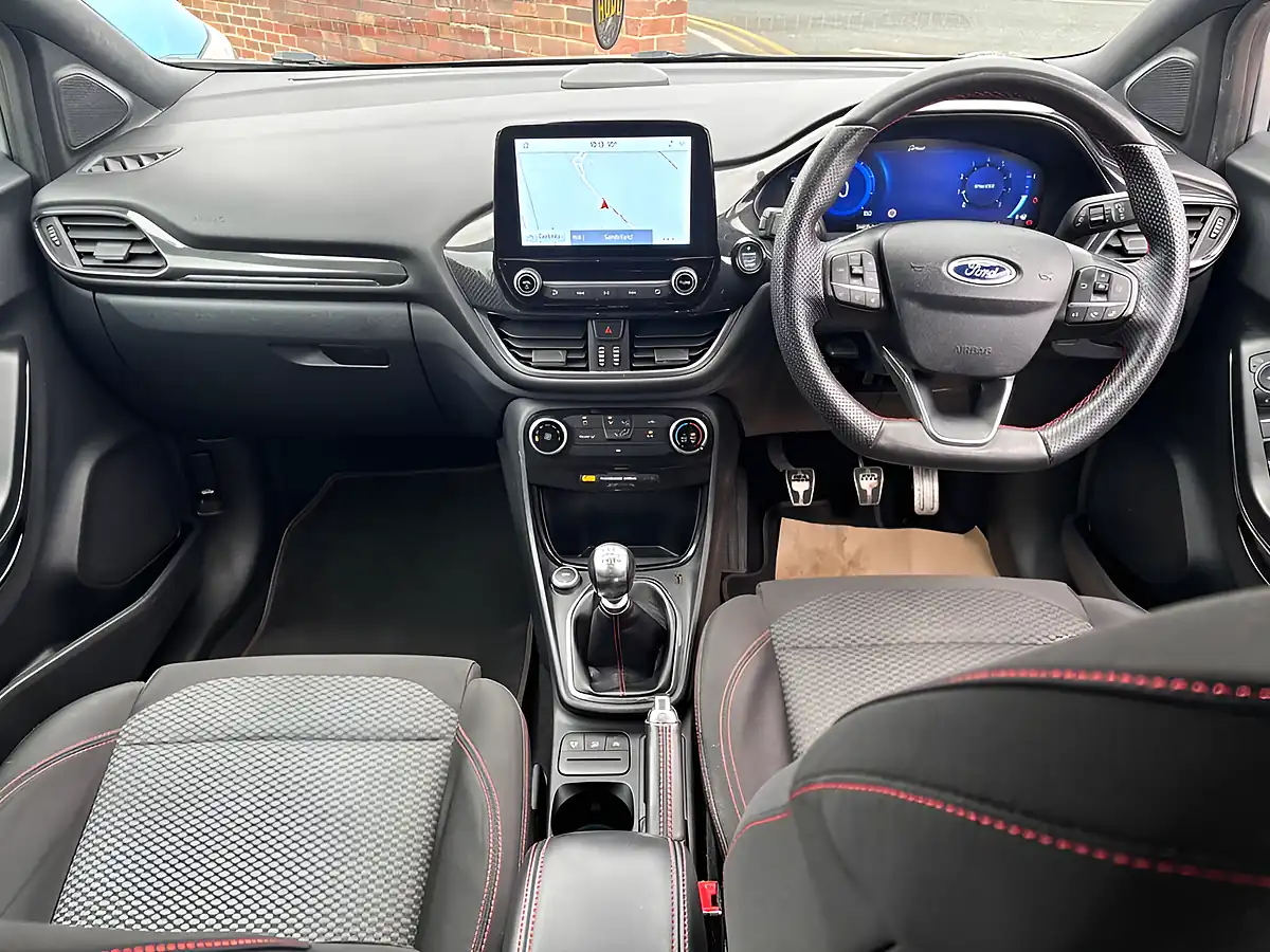 Used 2020 Ford Puma ST-Line Silver - Interior and Exterior details 14