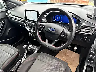 Used 2020 Ford Puma ST-Line Silver - Interior and Exterior details 16