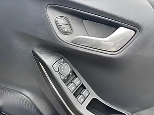 Used 2020 Ford Puma ST-Line Silver - Interior and Exterior details 18