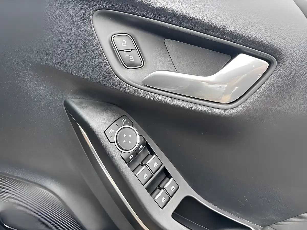 Used 2020 Ford Puma ST-Line Silver - Interior and Exterior details 18