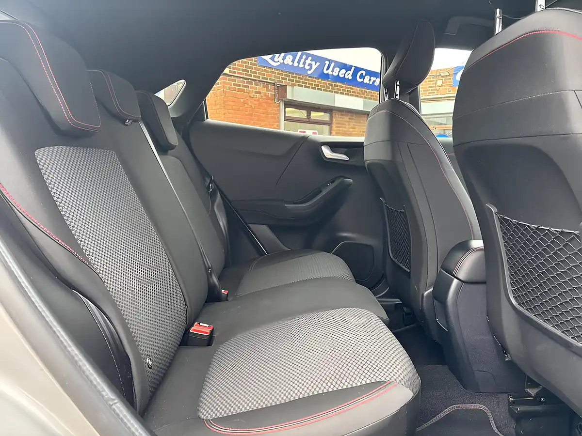 Used 2020 Ford Puma ST-Line Silver - Interior and Exterior details 19
