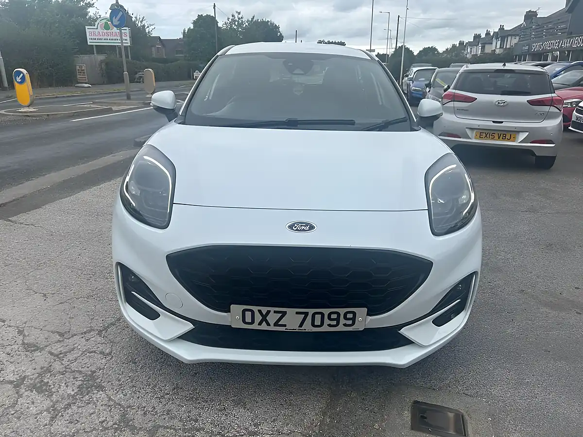 Used 2020 Ford Puma ST-Line White - Interior and Exterior details 14