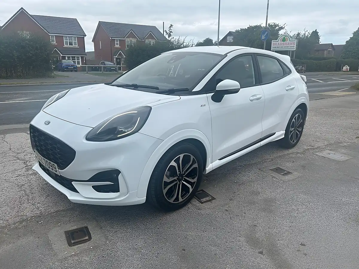 Used 2020 Ford Puma ST-Line White - Interior and Exterior details 19
