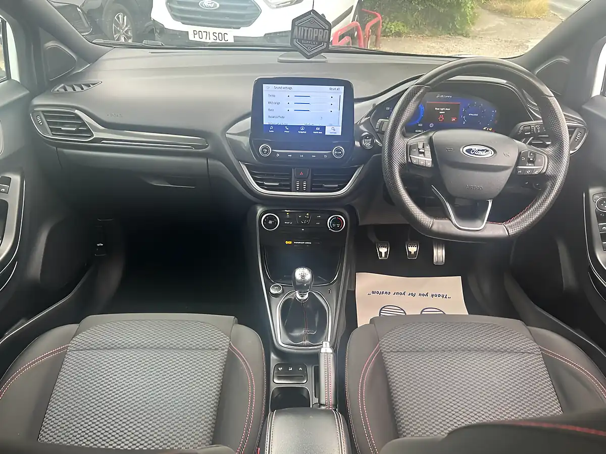 Used 2020 Ford Puma ST-Line White - Interior and Exterior details 7