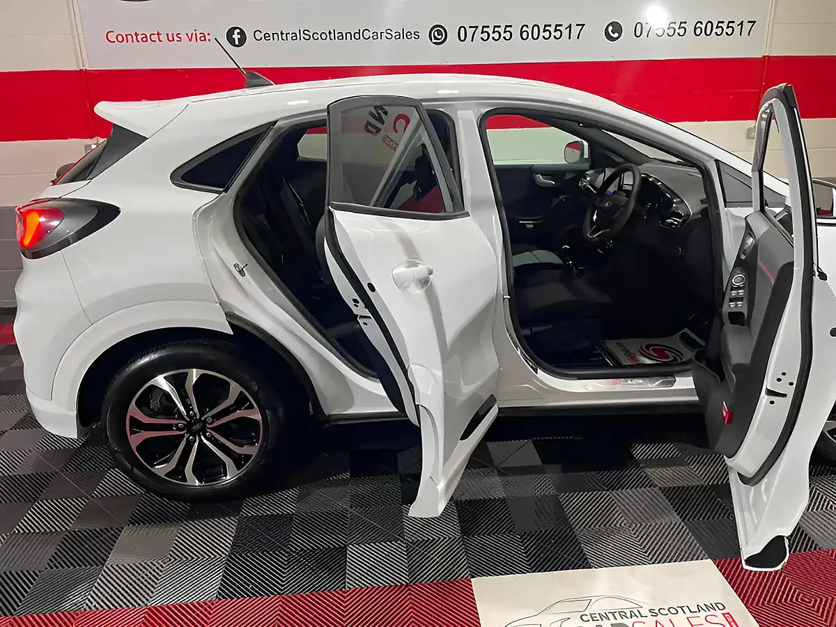Used 2020 Ford Puma ST-Line White - Interior and Exterior details 10