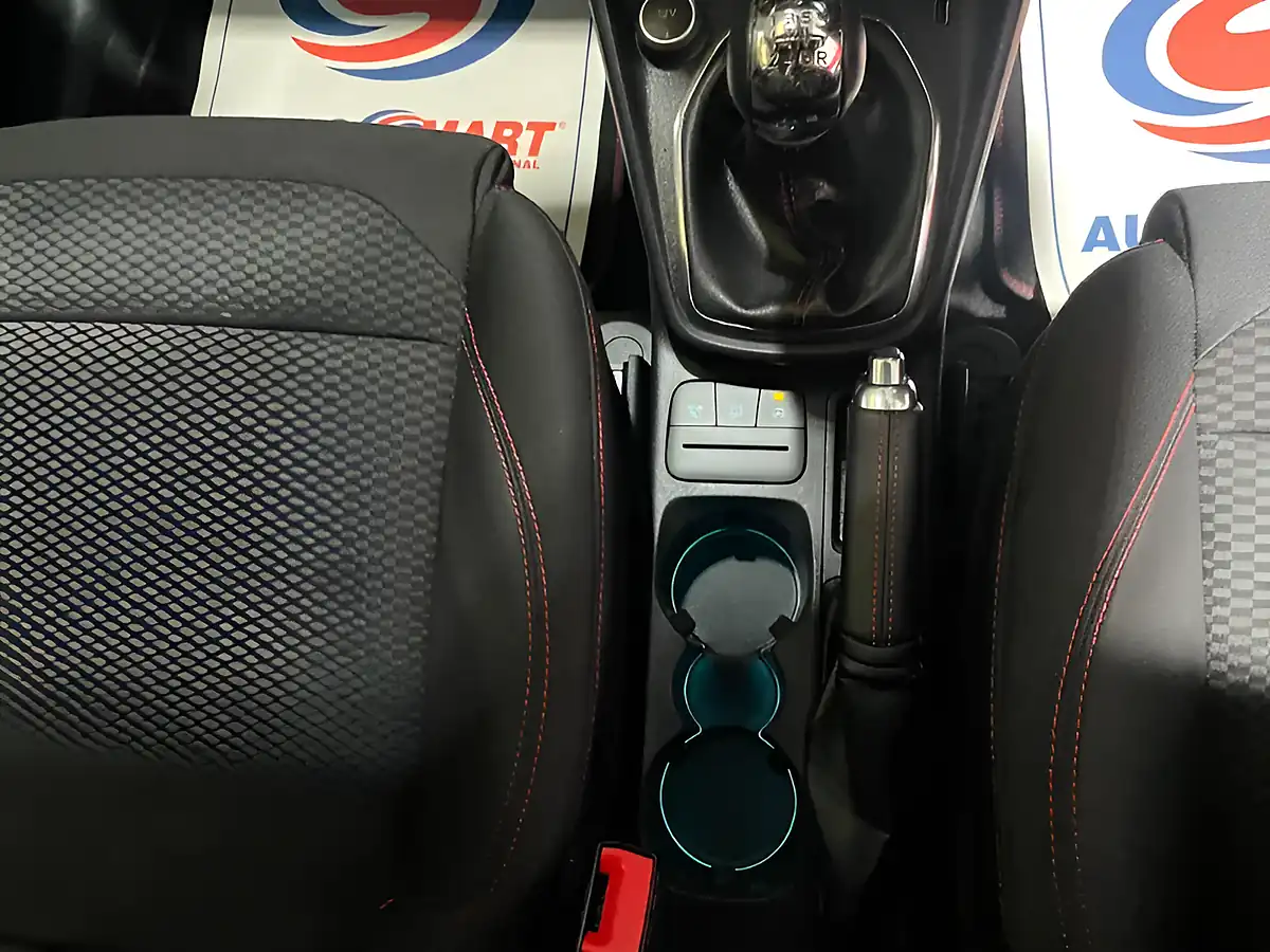 Used 2020 Ford Puma ST-Line White - Interior and Exterior details 11