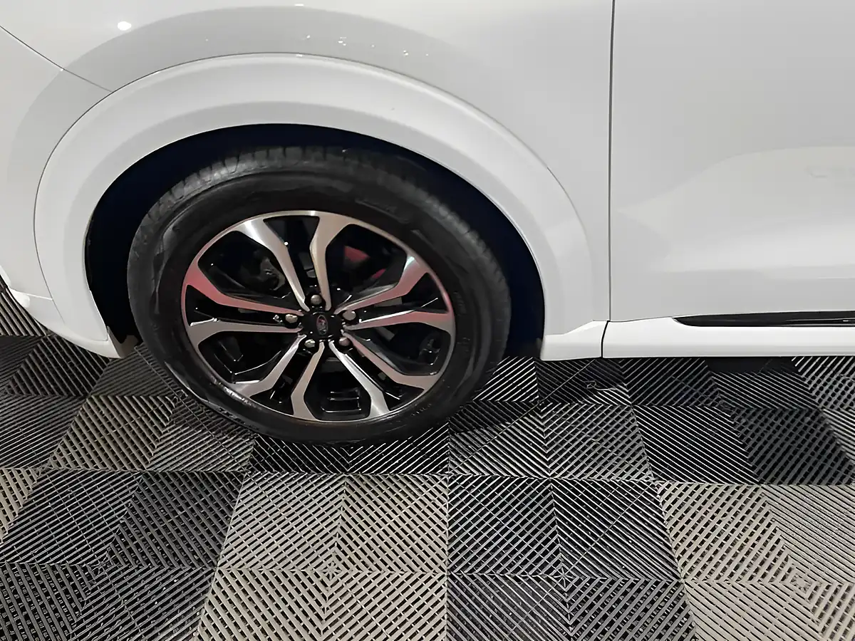 Used 2020 Ford Puma ST-Line White - Interior and Exterior details 14