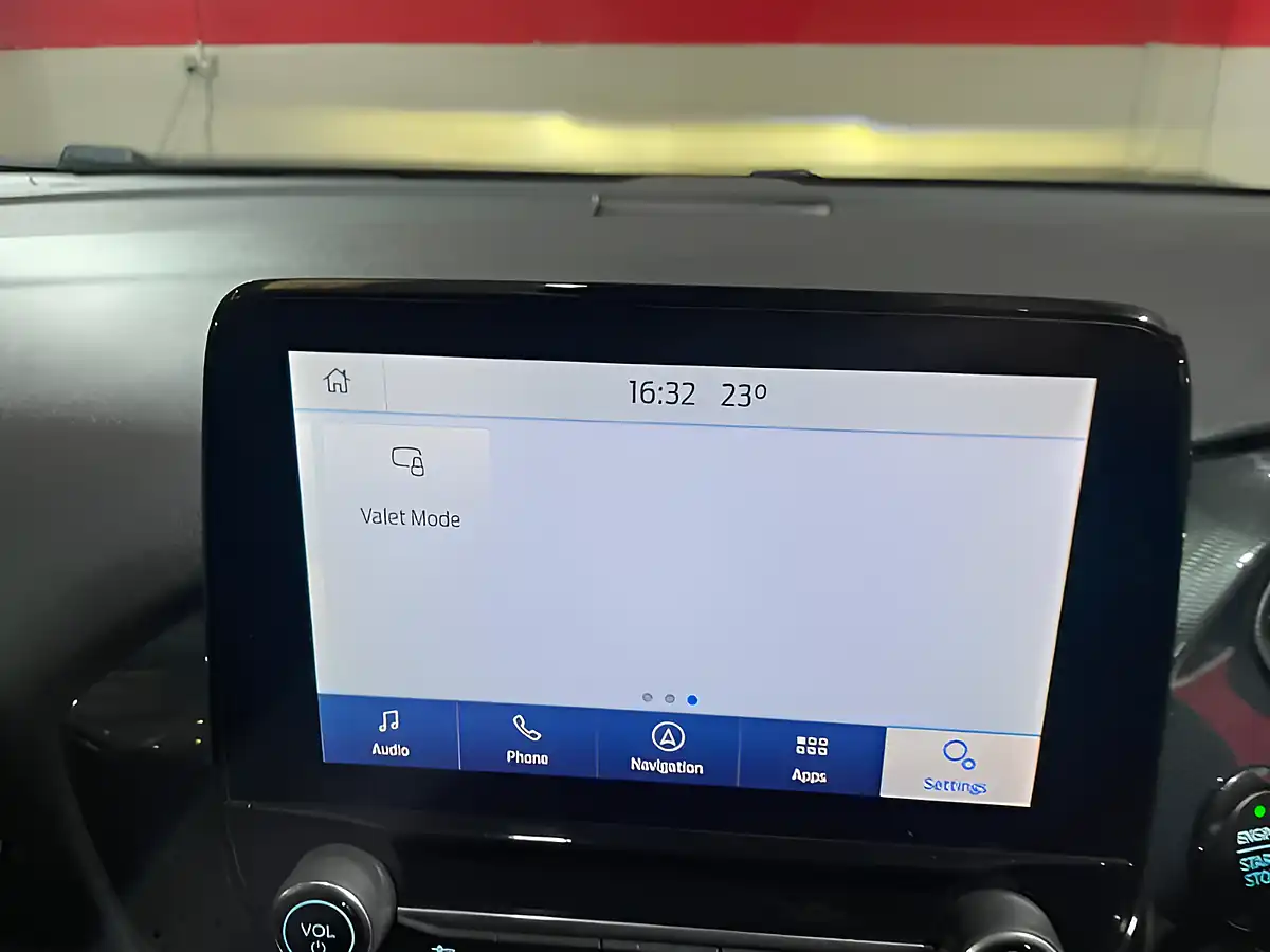 Used 2020 Ford Puma ST-Line White - Interior and Exterior details 15