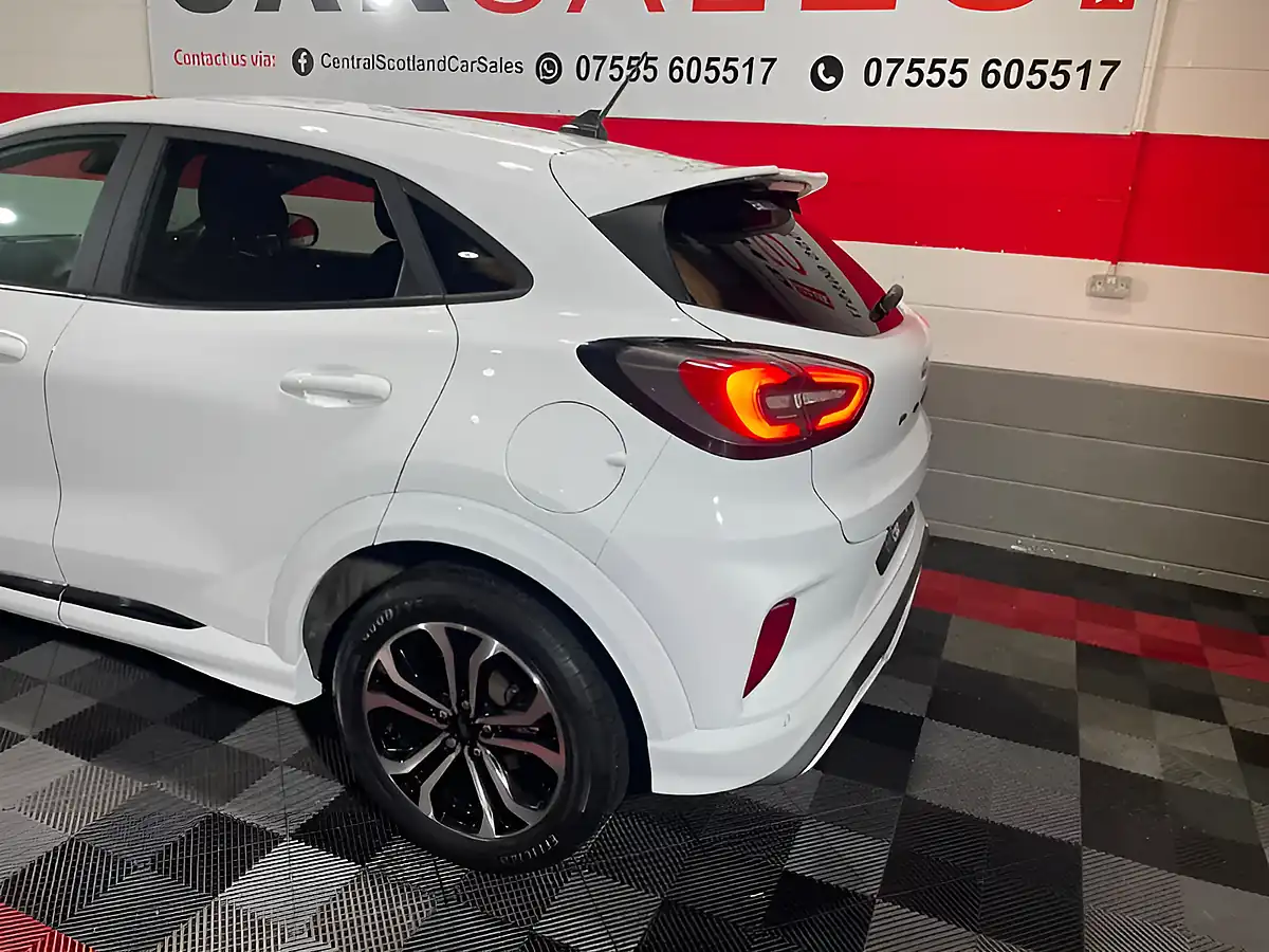 Used 2020 Ford Puma ST-Line White - Interior and Exterior details 9