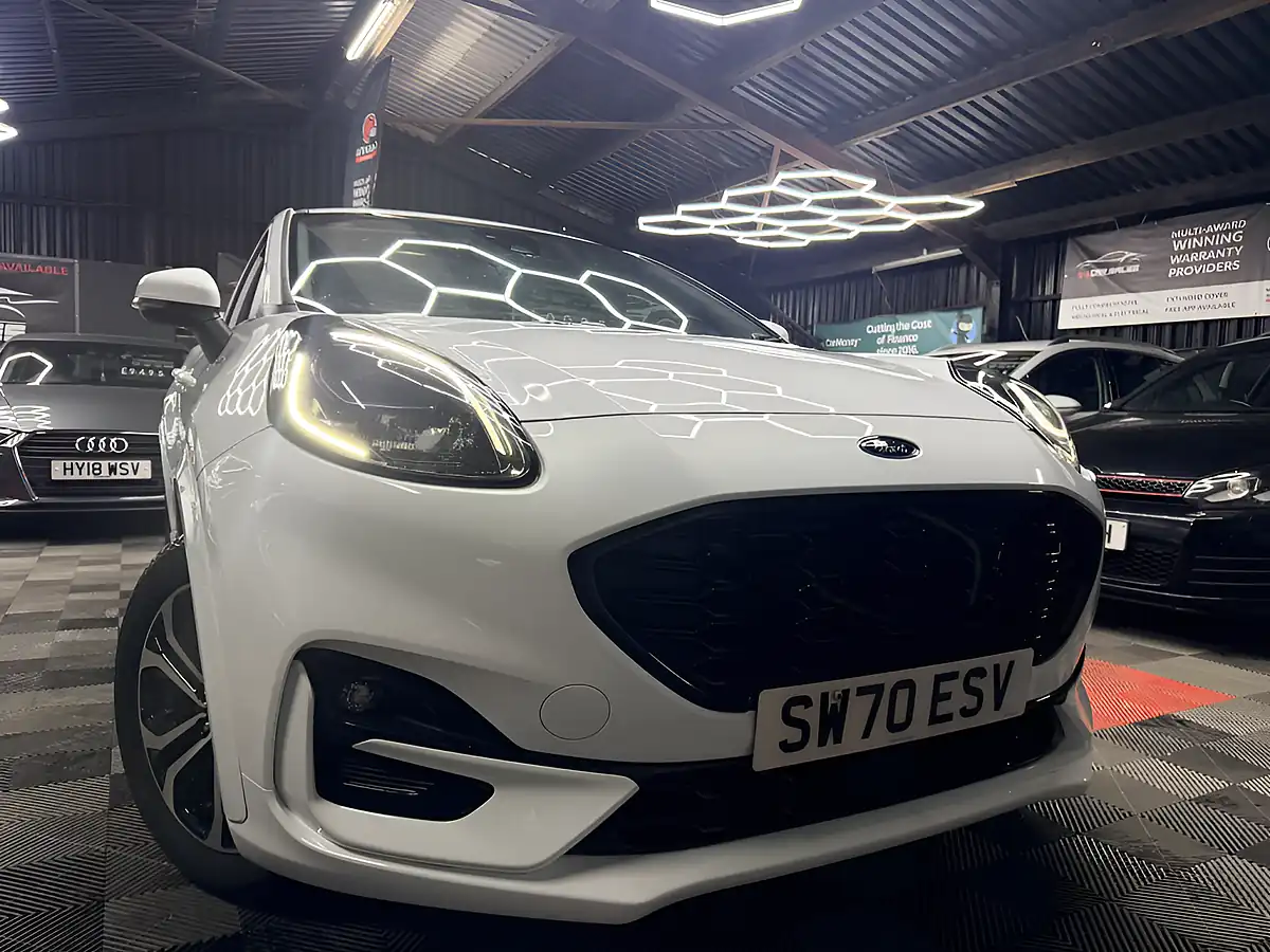 Used 2020 Ford Puma ST-Line White - Front View