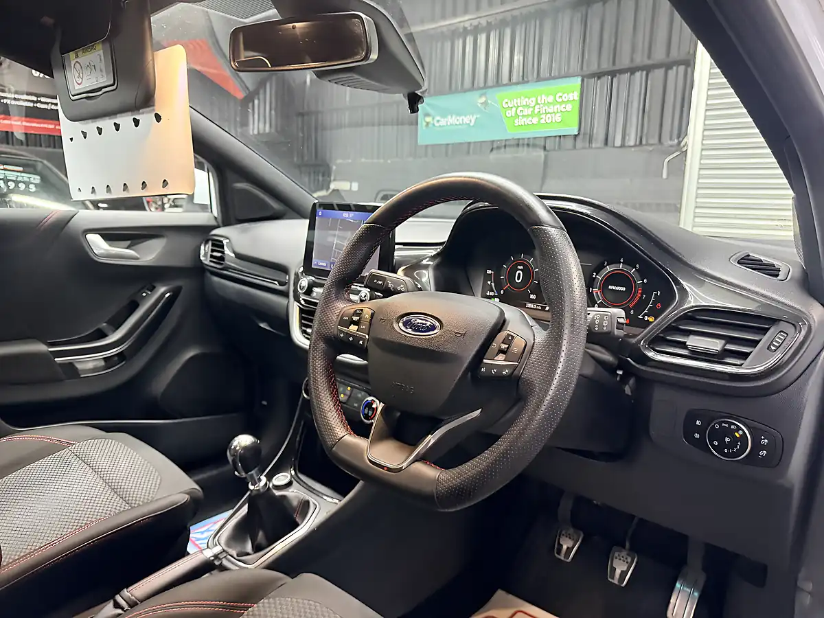 Used 2020 Ford Puma ST-Line White - Interior and Exterior details 15