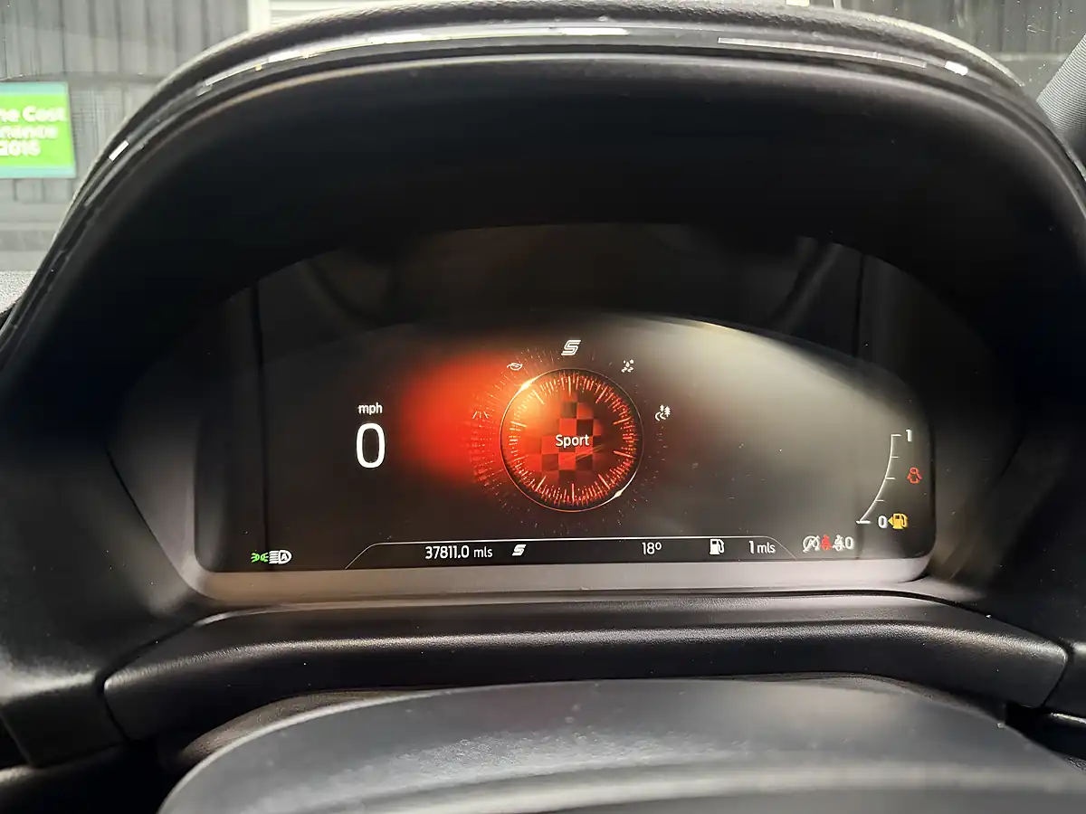 Used 2020 Ford Puma ST-Line White - Interior and Exterior details 16