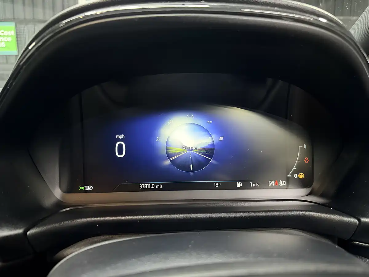 Used 2020 Ford Puma ST-Line White - Interior and Exterior details 17