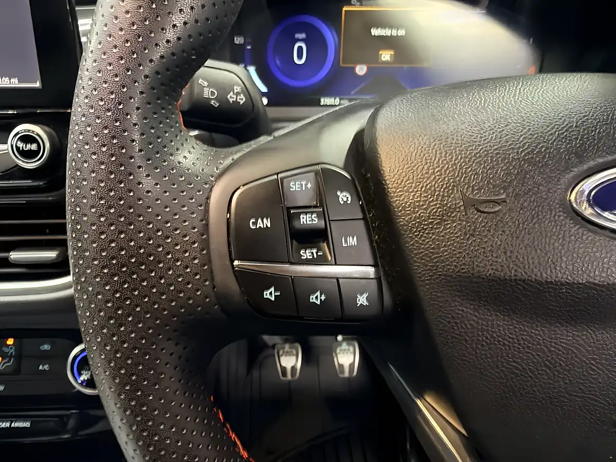 Used 2020 Ford Puma ST-Line White - Interior and Exterior details 19