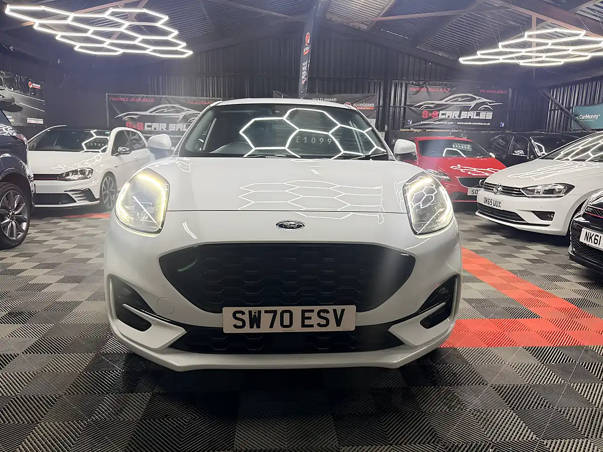 Used 2020 Ford Puma ST-Line White - Interior and Exterior details 8