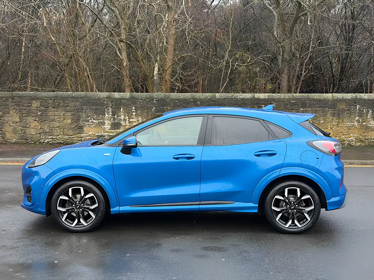 Used 2020 Ford Puma ST-Line X First Edition Blue - Interior and Exterior details 9