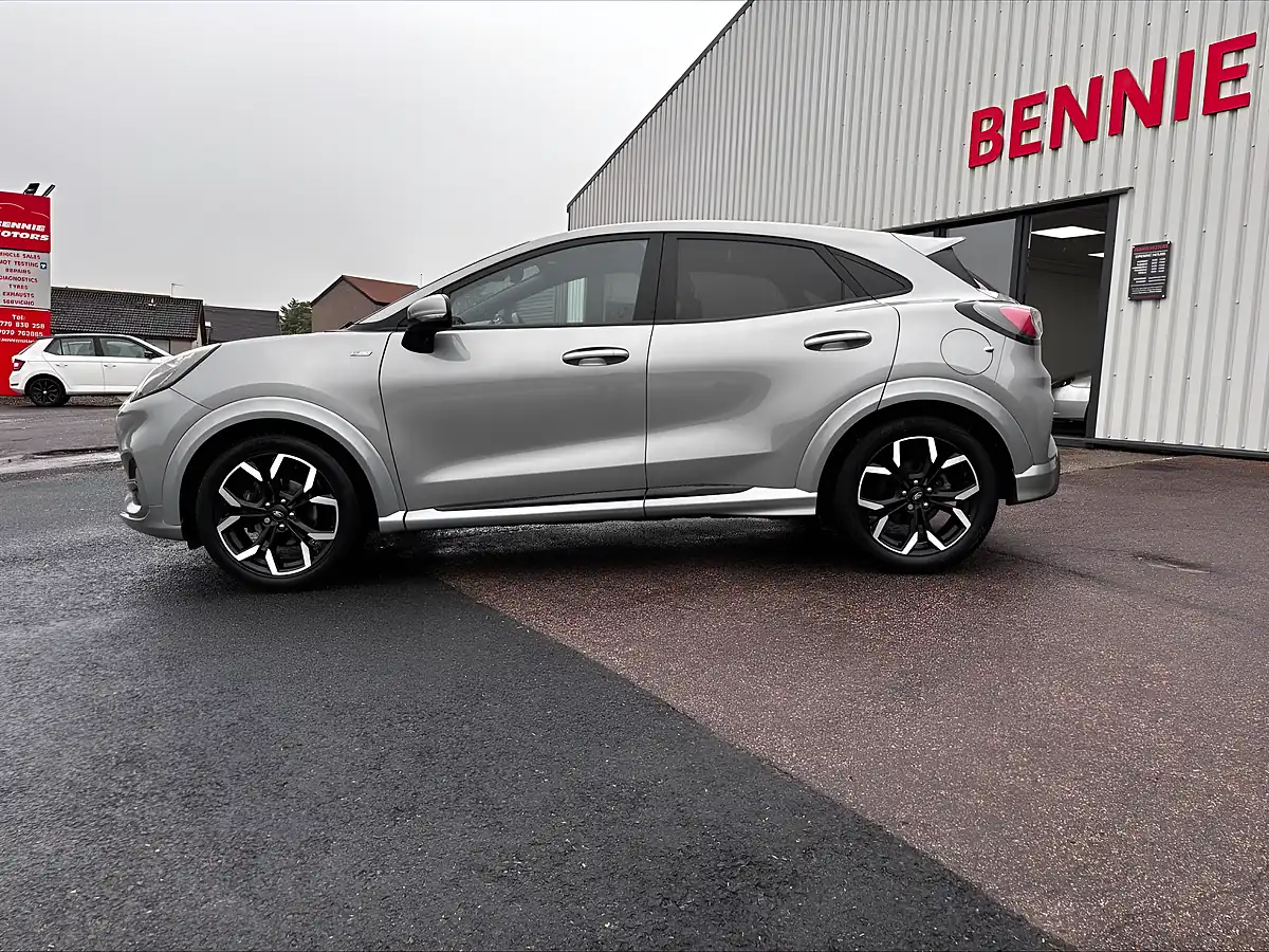 Used 2020 Ford Puma ST-Line X Silver - Interior and Exterior details 10
