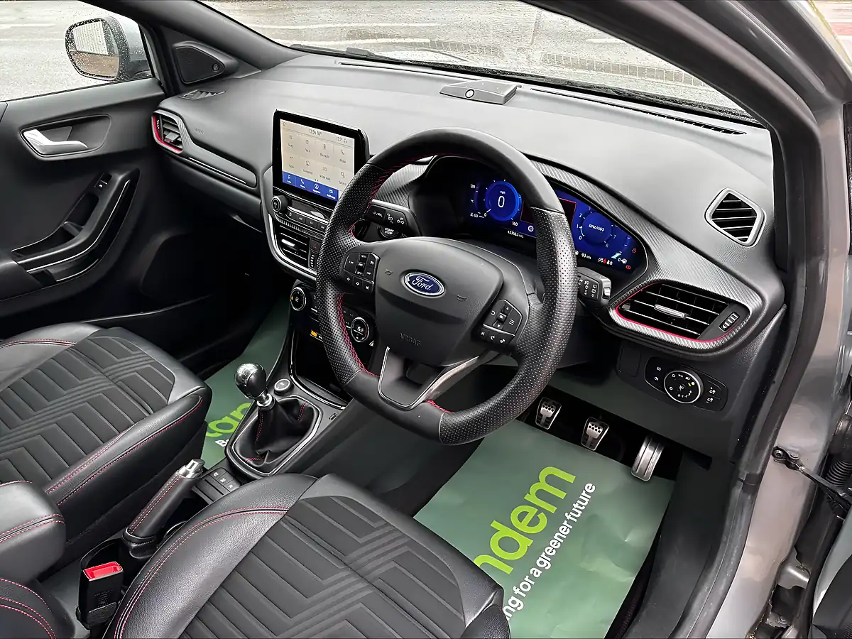 Used 2020 Ford Puma ST-Line X Silver - Interior and Exterior details 13