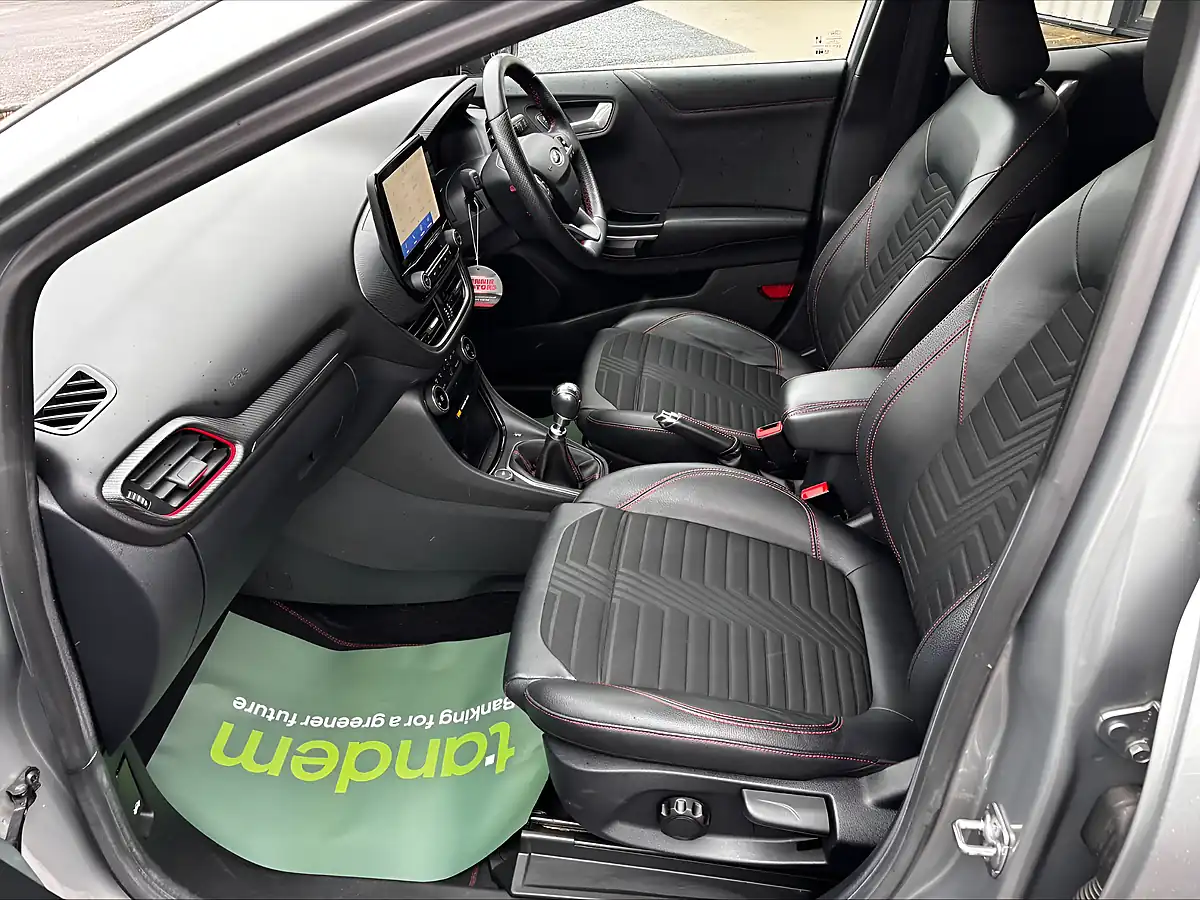 Used 2020 Ford Puma ST-Line X Silver - Interior and Exterior details 16
