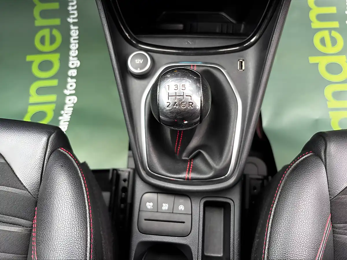 Used 2020 Ford Puma ST-Line X Silver - Interior and Exterior details 18