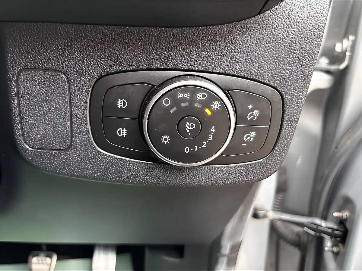 Used 2020 Ford Puma ST-Line X Silver - Interior and Exterior details 19