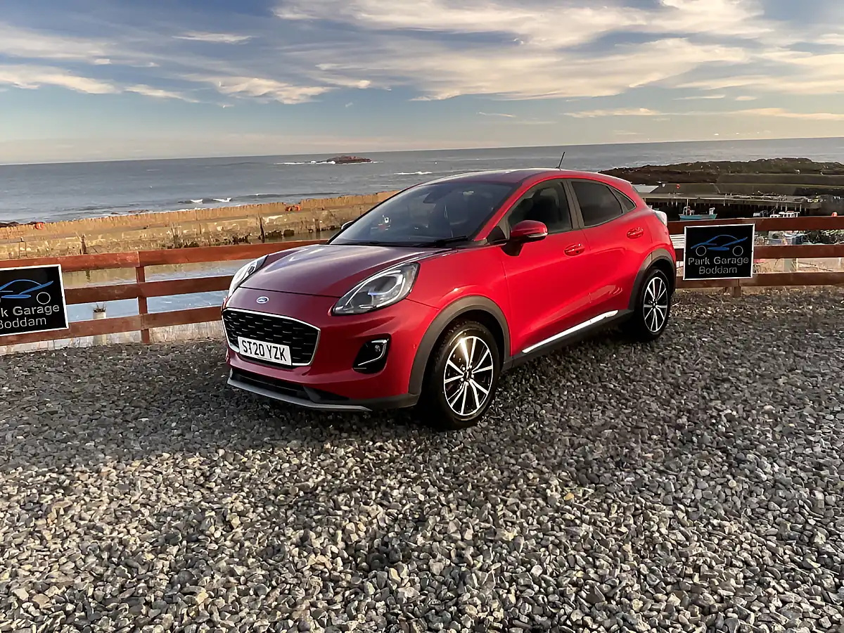 Used 2020 Ford Puma Titanium Red - Front View