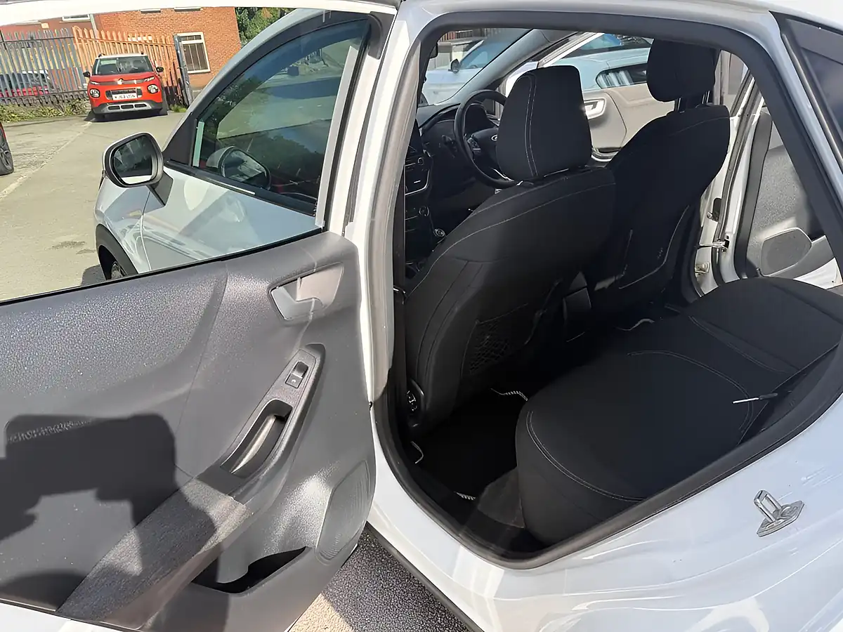 Used 2020 Ford Puma Titanium White - Interior and Exterior details 12
