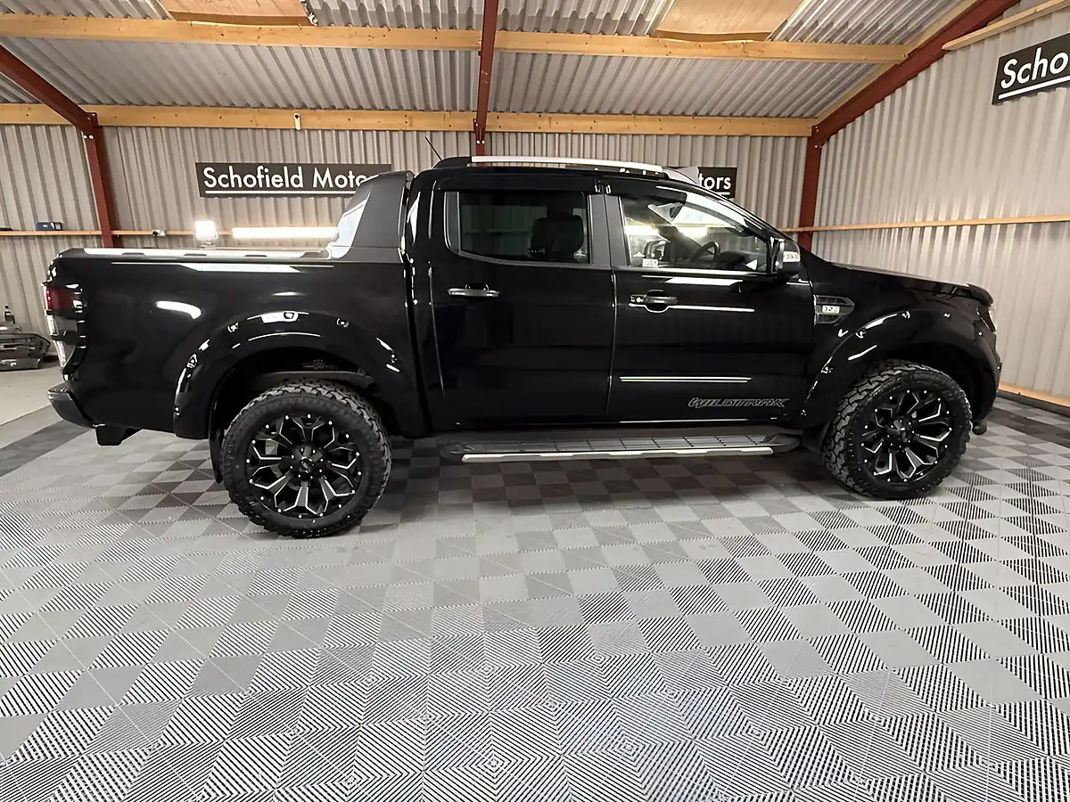 Used 2020 Ford Ranger Wildtrak Black - Interior and Exterior details 18
