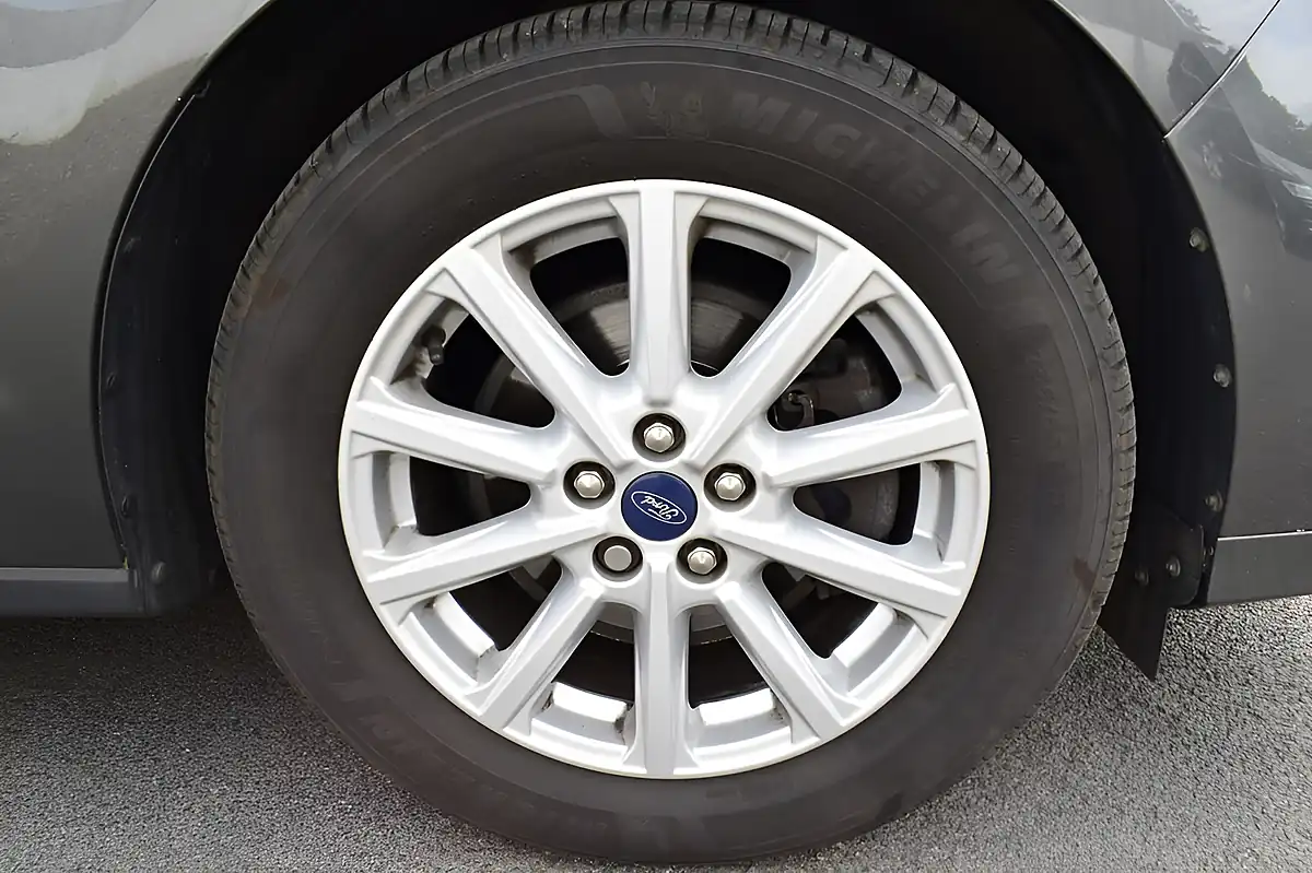 Used 2020 Ford S-Max Zetec Grey - Interior and Exterior details 4