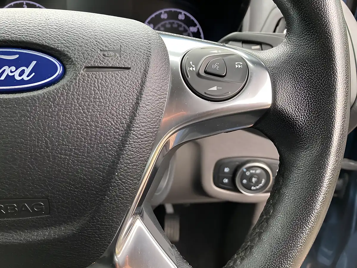 Used 2020 Ford Tourneo Connect Zetec Blue - Interior and Exterior details 19