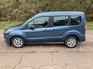 Used 2020 Ford Tourneo Connect Zetec Blue - Interior and Exterior details 6