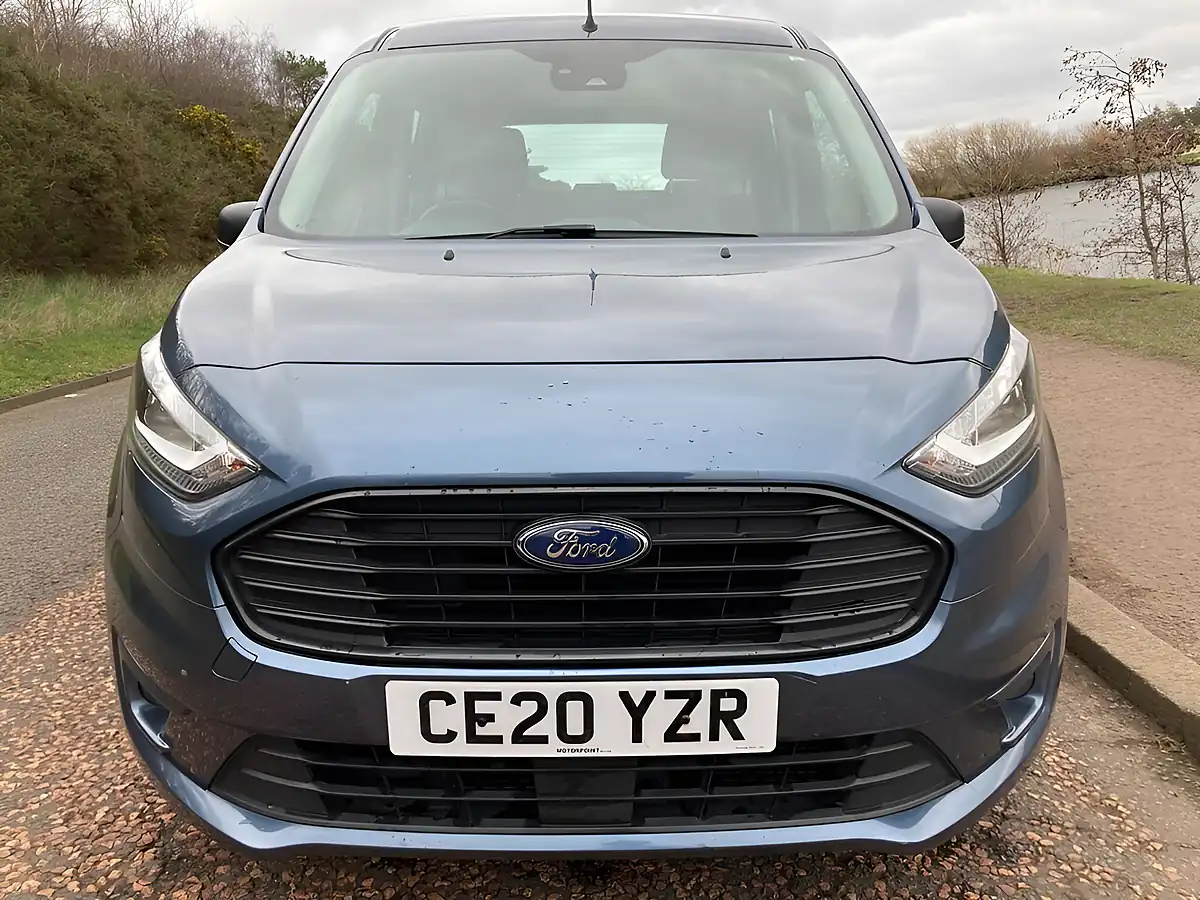 Used 2020 Ford Tourneo Connect Zetec Blue - Interior and Exterior details 8