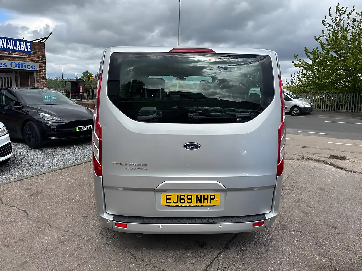 Used 2020 Ford Tourneo Custom Shuttle L2 Silver - Interior and Exterior details 10