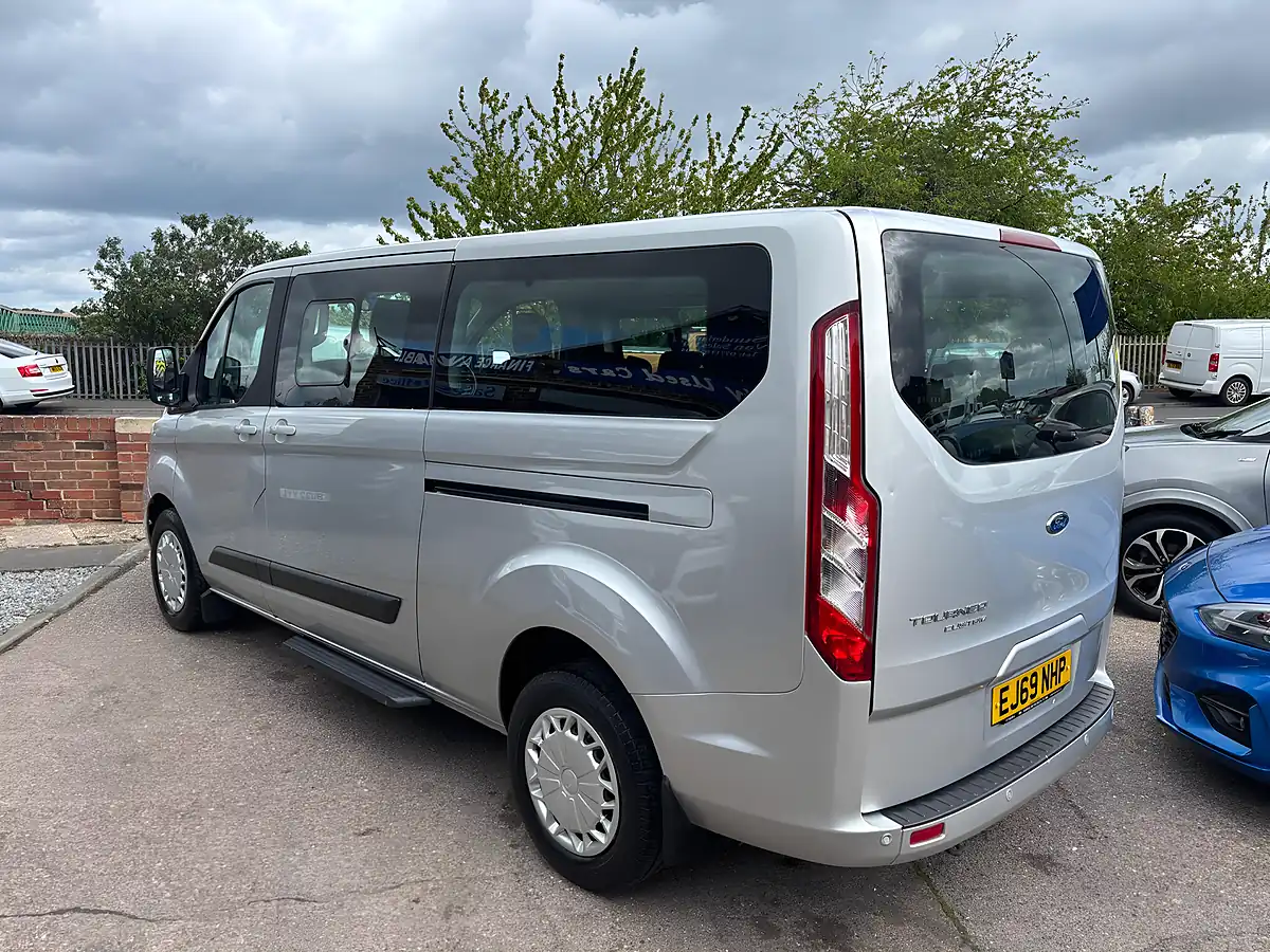 Used 2020 Ford Tourneo Custom Shuttle L2 Silver - Interior and Exterior details 15